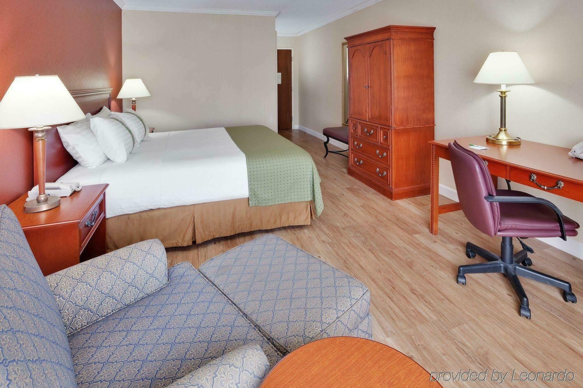By Ihg Hotel