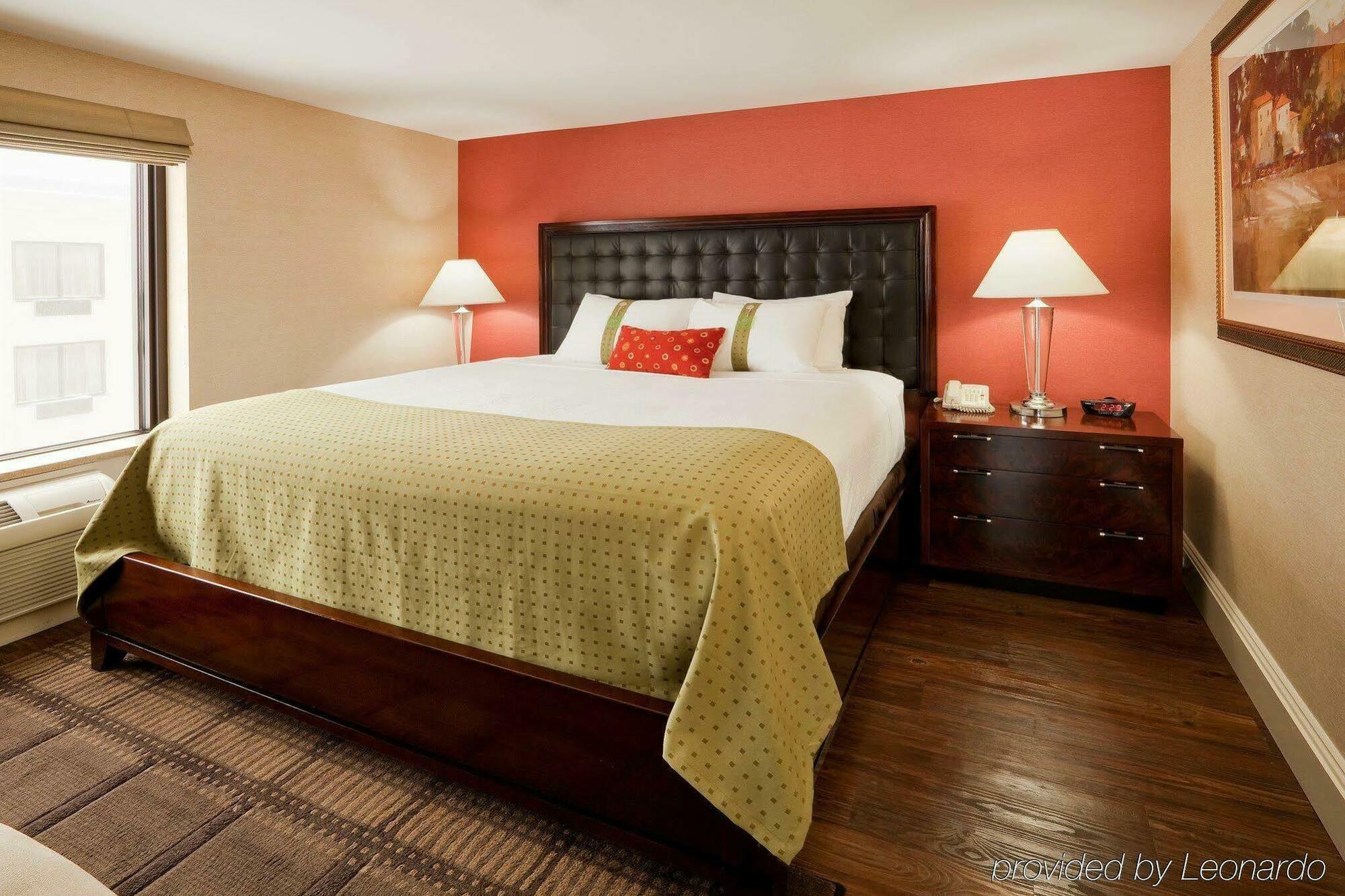 By Ihg Hotel 3*